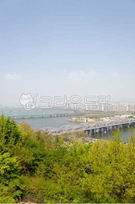 Wonhyo Bridge,Hangang Railroad Bridge,city,tree,water,Han River,Hangang Bridge,Seoul,river,bridge,landscape,apartment