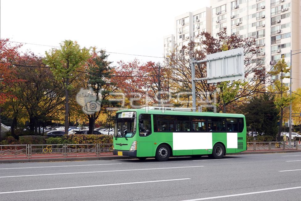 버스,버스광고,목업,목업이미지,광고,광고판,차량광고,시내버스광고,부착광고,옥외광고,판넬,비즈니스,상업광고판,도시배경,사인보드,상업광고,커머셜,비어있는,프레임,광고디자인,빈공간,배경,바탕,백그라운드,사각형광고판,차량,교통수단,bus,busadvertisement,mockup,mockupimage,billboard,vehicleadvertisement,citybusadvertisement,advertisement,outdooradvertisement,panel,business,commercialbillboard,citybackground,signboard,commercialadvertisement,commercial,free,frame,advertisingdesign,emptyspace,background