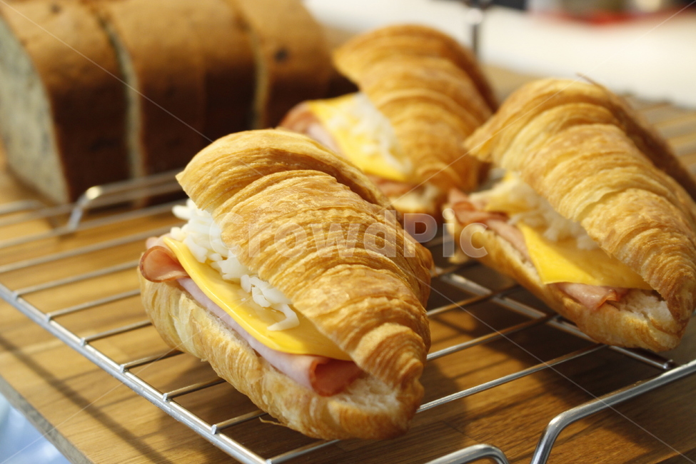 카페,디저트,빵,크로아상,햄과치즈,샌드위치,음식,식재료,요리,food,cook,meal,dishes,food reserves,빵,bread