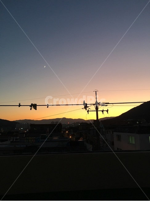 nature,자연,outdoors,노을,밤,하늘,옥상,밤하늘,도시,night,sky,날씨,가을,가을밤,빨랫줄