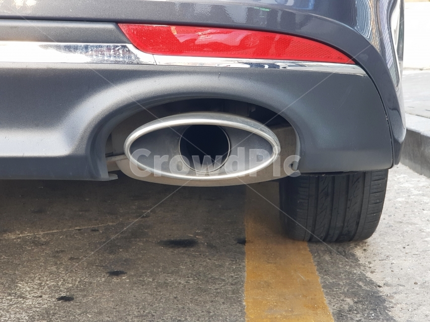 자동차,배기통,파이프,타이어,연소,교통,배기,통,알루미늄,차체,에너지,장비,생활,차량,교통,교통수단,traffic,transportation,tire,wheel,바퀴,machine,기계,vehicle,automobile,car,차,car wheel,자동차 휠