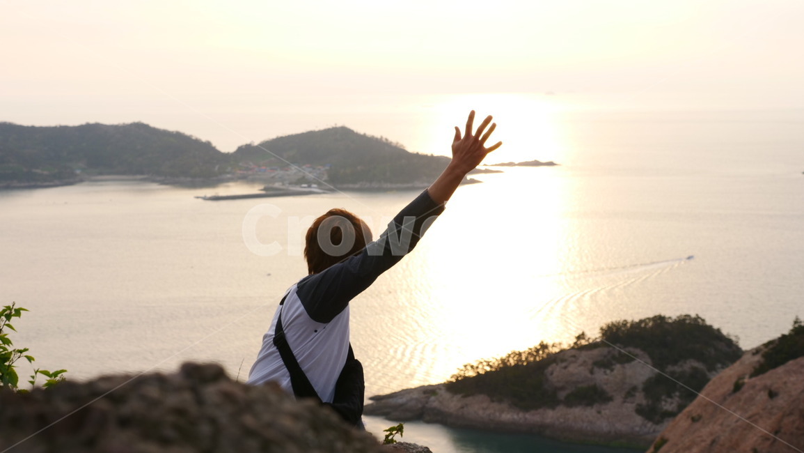 섬,선유도,등산,산에서바라본풍경,뒷모습,섬과나,만세,산위에서만세,산위에서뒷모습,산위풍경,산위구름,선유도여행,선유도초록,군산선유도