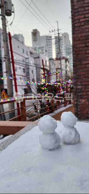 cute snowman,snowman,cold day,winter,snow play,winter emotion,snowy day,snow,season,winter play