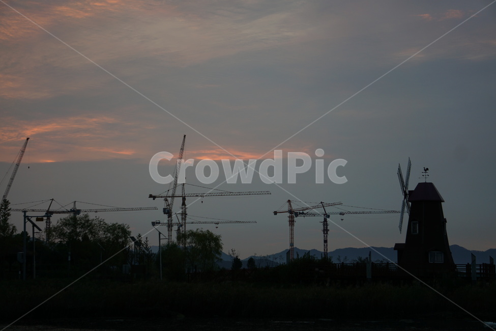 새벽,일출,공원,풍차,하늘,수변공원,자연,풍경,nature,landscape,construction crane,건설 크레인