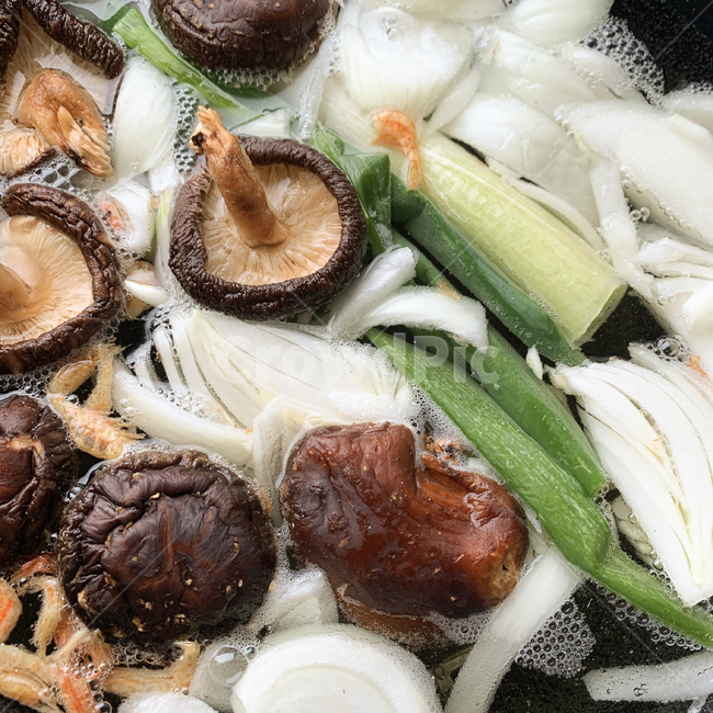 표고버섯,한국요리,양파,대파,마른새우,요리,육수,음식,식재료,요리,food,cook,meal,dishes,food reserves
