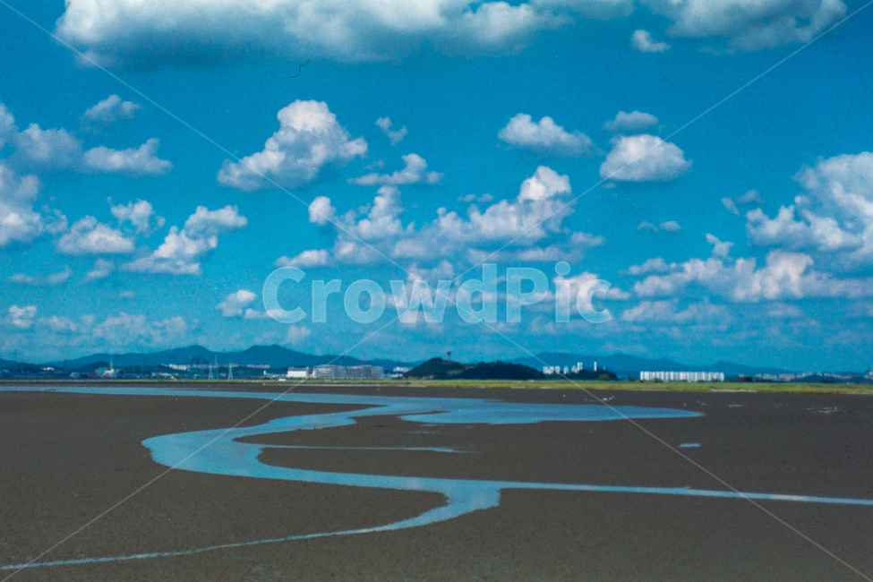 바다,갯벌,갯골,썰물,구름,하늘,바닷물,물길,풍경,자연,nature,outdoors,옥외,weather,날씨,cloud,cumulus,적운,sky