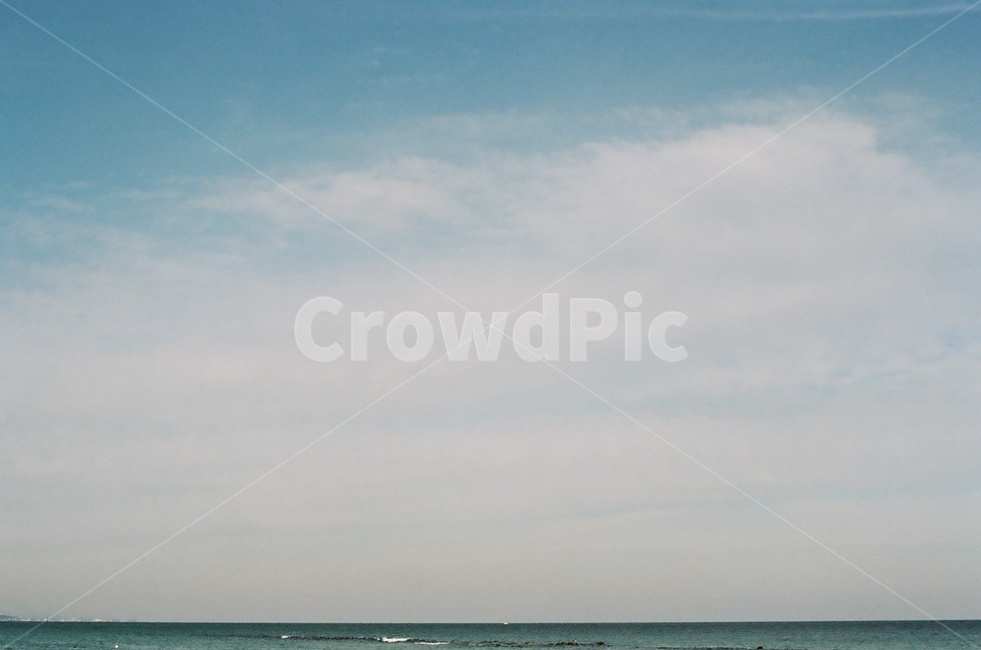 하늘,하늘색,구름,바다,바닷가,해변,바닷물,파랑,sea,beach,물,blue,water,sky,skyblue,skyline,자연,풍경,nature,landscape,leisure activities,레저 활동,adventure,모험
