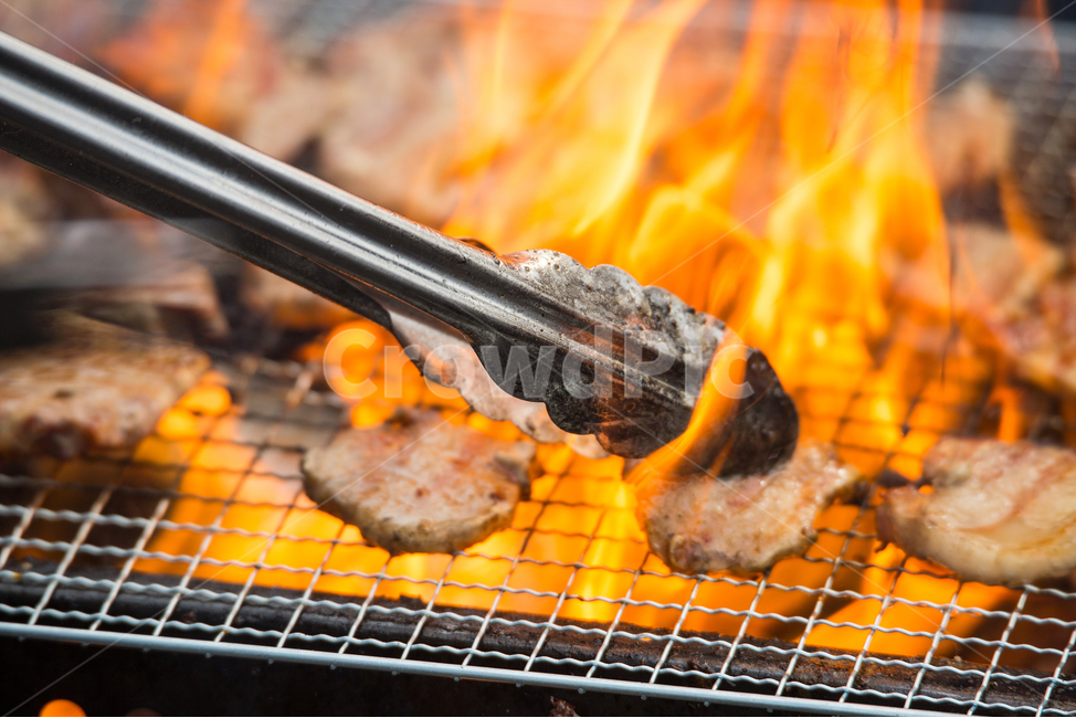 바베큐,불꽃,flame,bbq,직화구이,돼지고기,음식,food,koreanstylebbq,fork,음식,식재료,요리,food,cook,meal,dishes,food reserves,육류,고기,meat