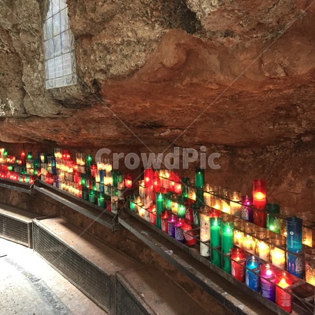 초,촛불,수도원,기도,성스러움,신비로운,형형색색,조용함,동굴,candle,따뜻함