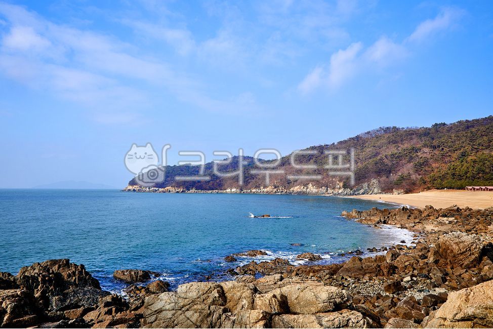 blue sky,daeijakisland,bluesky,sand beach,sea,Small Pulan Beach,Beach,incheonisland,blue sea,Incheon Island,sandy beach,whitesandbeach,blue ocean,white sand beach,smallpoolanbeach,sky,island,sandbeach,outdoor,ocean,beach,Daeijakdo,bluesea