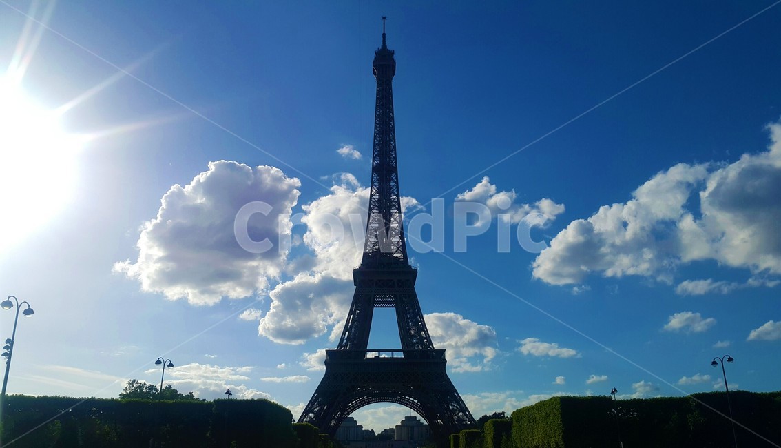 프랑스,파리,건축물,탑,에펠,에펠탑,하늘,구름,france,paris,architecture,tower,eiffel,eiffeltower,cloud,sky,outdoors,옥외,태양,빛,햇빛,sun,sunlight,세계랜드마크,해외랜드마크,외국랜드마크,world landmark,world tourist attraction,nature,자연