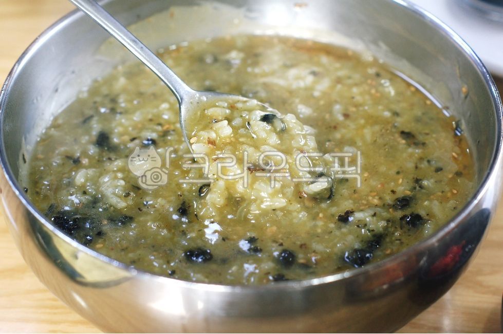 kfood,foodpresentation,전복죽,죽,해물죽,전복내장죽,초록색죽,abalonericeporridge,greenfoods,jeonbogjug,음식,food,kfood,요리,플레이팅,foodpresentation,plating,음식,식재료,요리,food,cook,meal,dishes,food reserves