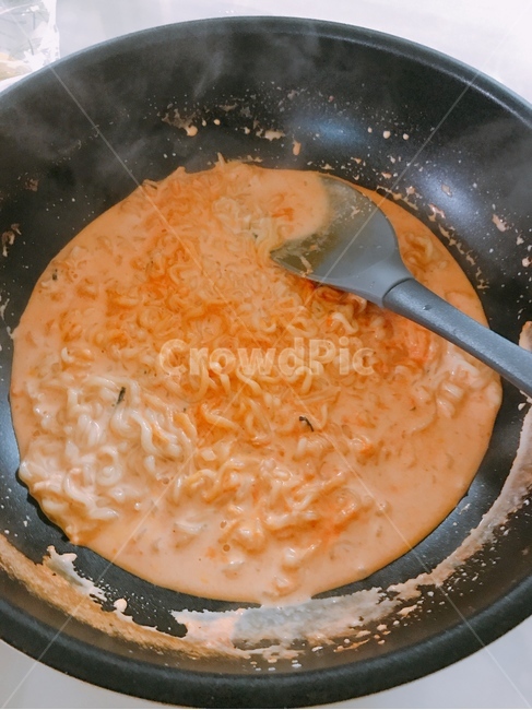 까르보나라,파스타,스파게티,불닭까르보나라,불닭,carbonara,pasta,spaghetti,sauce,hot,직접만든요리,내가만든요리,면요리,파스타면,food,dinner,breakfast,음식,한국음식,koreanfood,한국요리,매운음식,매콤