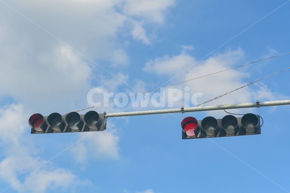 신호등,교통,교통수단,도로,횡단보도,하늘,구름,감성,빨간불,traffic,transportation,signal,sign,sky,cloud,교통,교통수단,traffic,transportation