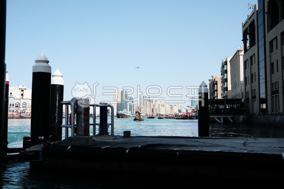 dubai,두바이,크릭크,creek,수상택시,항구,하늘,water,물,워터프론트,waterfront,도시,city,포트,port,boat,보트,운송