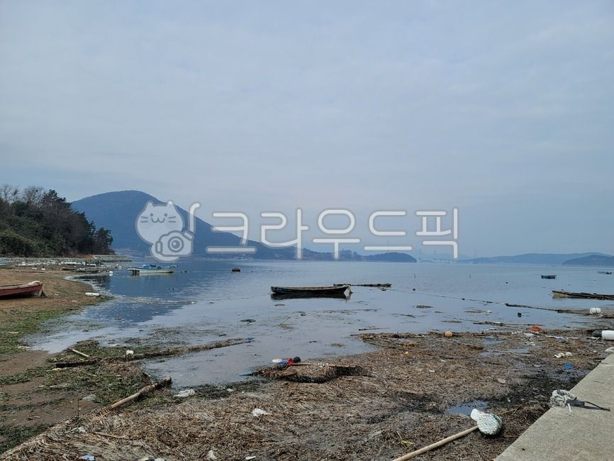 Pollution,sea trash,beach trash,garbage,trash