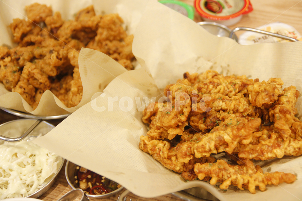 닭,치킨,후라이드이킨,닭똥집,튀김,음식,음식,식재료,요리,food,cook,meal,dishes,food reserves,육류,고기,meat