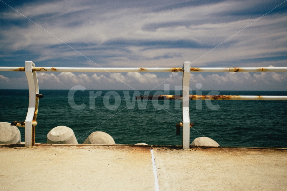 canon,6d,sigma,2470,sea,바다,하늘,sky,blue,파랑,영덕,korea,wallpaper,배경,background,travle,beach,자연,풍경,nature,landscape,감성,sensible,feeling,handrail,난간,banister