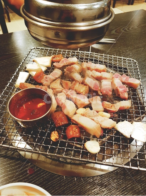 돼지고기,회식,구이,숯불,오겹살,삼겹살,음식,식재료,요리,food,cook,meal,dishes,food reserves,육류,고기,meat