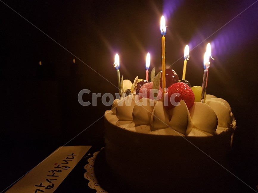 케이크,생일,사랑,감사,기쁨,축하,기념일,촛불,빵,달콤,생크림