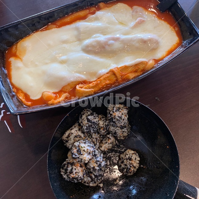 떡볶이,주먹밥,한식,치즈떡볶이,치즈