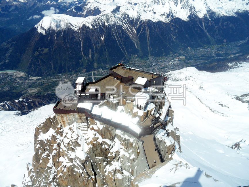 프랑스,샤모니,몽블랑,에귀디미디,전망대,등산객,자연풍경,배경,겨울풍경,눈,산,하늘,구름,겨울,자연,산맥,산악지형,옥외,피크,정상,외국,해외,해외풍경,세계풍경,france,chamonix,montblanc,eguidimidi,observatory,hiker,naturallandscape,background,winterlandscape,snow,mountain,sky,cloud,winter,nature,mountainrange,mountainouslandforms,outdoors,peak,summit,foreign,overseas