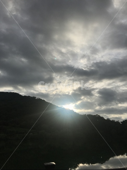 해질녘,노을,산중턱,지는해,구름,자연,풍경,nature,landscape,light,빛,flare,플레어
