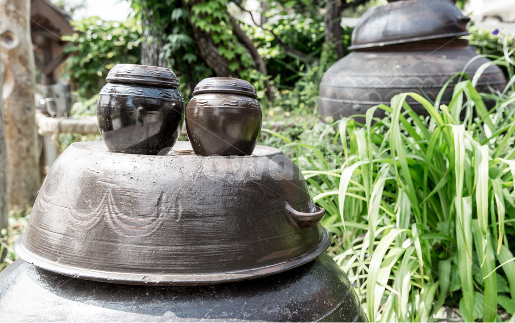 장독,항아리,옹기,전통,문양,무늬,한국전통,한국문화,korean traditional,korean culture,사물,물건,오브젝트,thing,object,matter