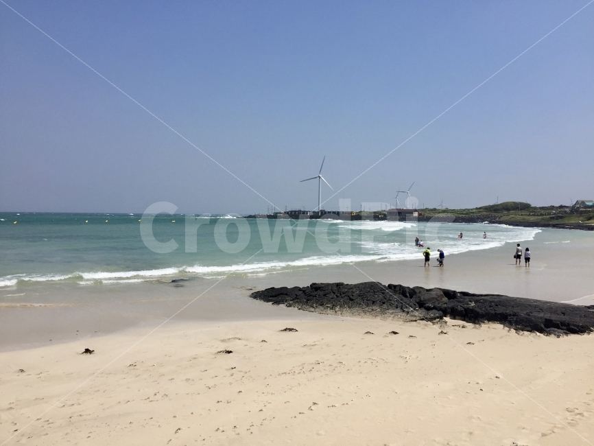 해변,해수욕장,바다,풍력발전,제주,제주도,월정리,월정리해변,여행,관광,여름,자연,풍경,nature,landscape,해변,바다,beach,sea,제주도,jeju,jeju island,person,사람,human,인간
