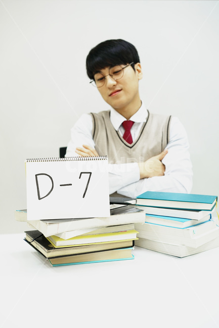 수능,교육,학생,교복,시험,강의,수업,고등학생,고3,남고생,남자고등학생,남고,수능시험,기말고사,중간고사,모의고사,exam,quiz,test,학업,공부,남자,남학생,사람,인물,인간,human,person,얼굴표정,facialexpression,face,남성,man,male,학교,education,learning,study,schoo,사람,인물,인간,human,person,얼굴표정,facial expression,face,남성,남자,man,male,감정표현,기분,feeling,emotion,교육,학교,공부,education,learning,study,school