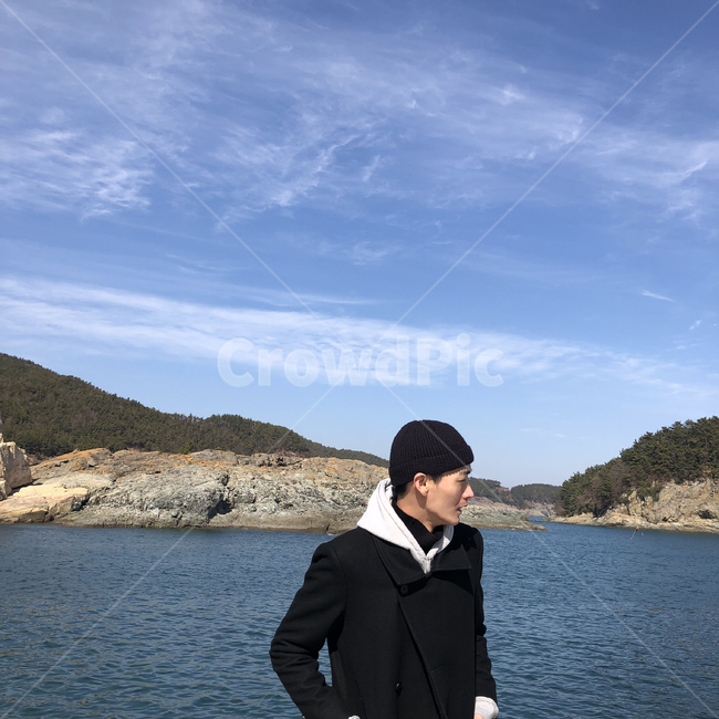 인물,남자,겨울,바다,하늘,패션,코디,남성패션,의류,clothing,apparel,의복,promontory,코트,비니,후드,sky,ocean,mensfashion,fashion,mens,wear,winter,강원도,고성