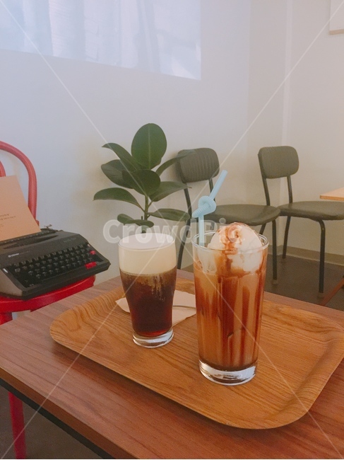 카페음료,커피,감성카페,감성,카페,카페소품