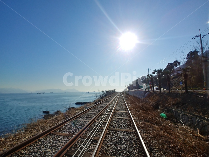railway,철도,교통,traintrack,기찻길,sun,해,태양,sea