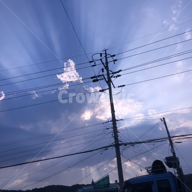 하늘,구름,빛,빛무리,전봇대