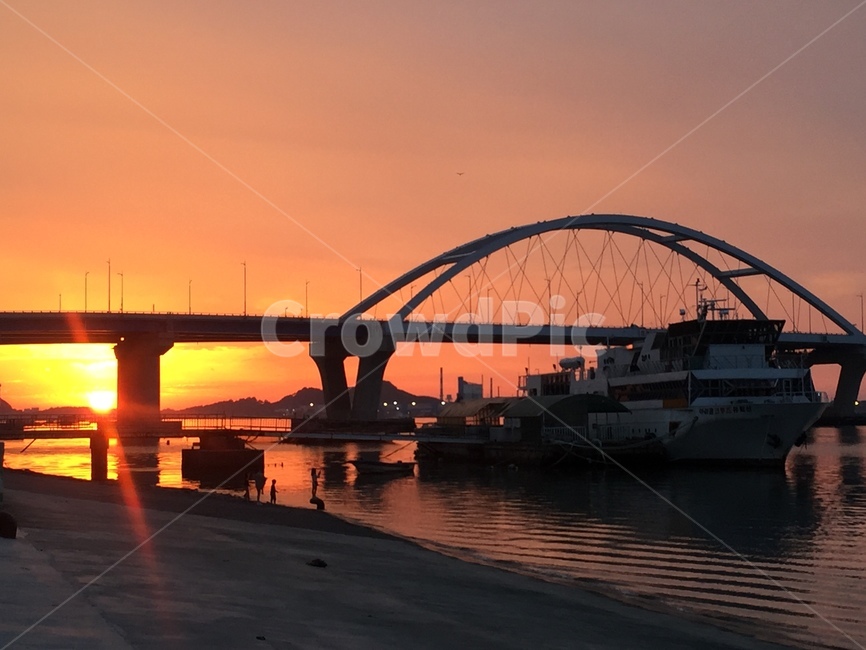 밤,노을,밤바다,배,바다위배,바다풍경,밤노을풍경,다리,bridge,건축물