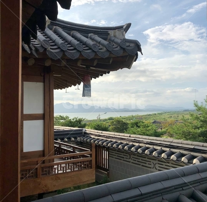 처마자락,한옥,하늘,전통,기와,한국,집,건물,건축물,한국전통,한국문화,korean traditional,korean culture,건축물,건물외관,exterior,building,structure,architecture,construction