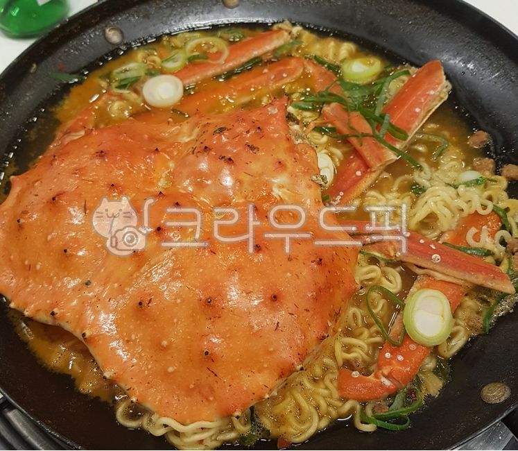 food,음식,식사,킹크랩라면,게등껍질