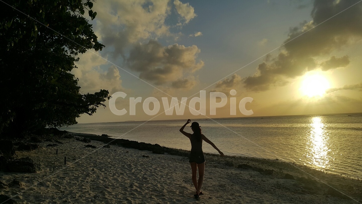 바다,석양,노을,그림자,실루엣,새벽,동트기전,사이판,아침,해변,바다,beach,sea,여성,여자,woman,female,lady