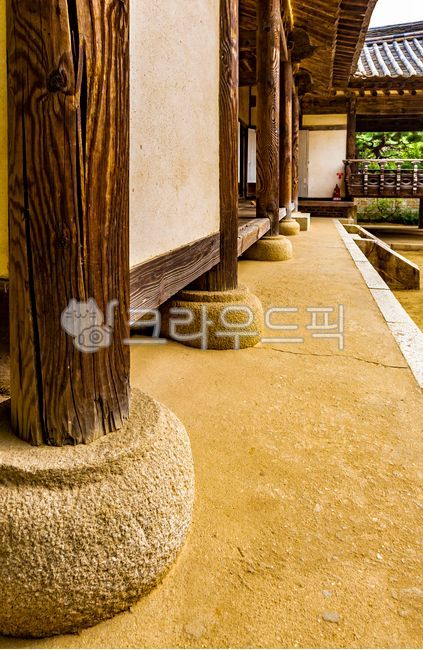 old house,Pillar,Hanok,Folk Village,headstone,Tourist destination,Emotion,building,traditional house