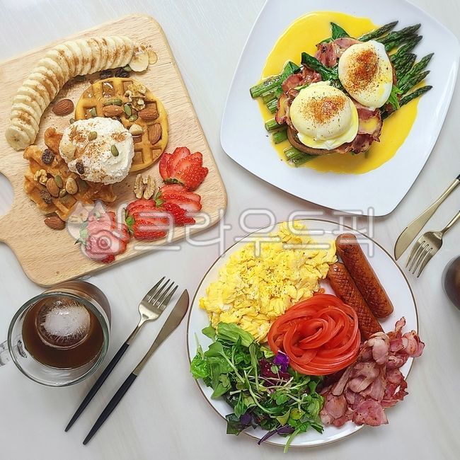 브런치,브런치음식,브런치요리,요리,food,음식,meal,식사,brunches,brunch,에그베네딕트,eggbenedict,와플,waffle,croffle,크로플,크로와상,croissant,스크램블,스크램블에그,scrambledeggs,홈쿡,homecook,cook,홈파티,홈파티음식,홈파티요리,homeparty,파티요리,파티음식,홈카페,homecafe,homemade,베이컨,bacon,딸기,strawberry,시나몬,cinnamon,아이스크림,icecream,아이스아메리카노,iceamericano,아침식사,점심식사,breakfast,lunch,수란,홀랜다이즈,홀랜다이즈소스,hollandaise,hollandaisesauce,꿀,honey,dish,플레이팅,plating