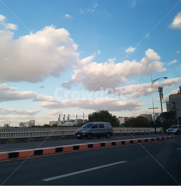 구름,도로,다리위,도로위,감성,풍경,맑음,하늘,시원함,감성사진,여행,운전,자동차,길