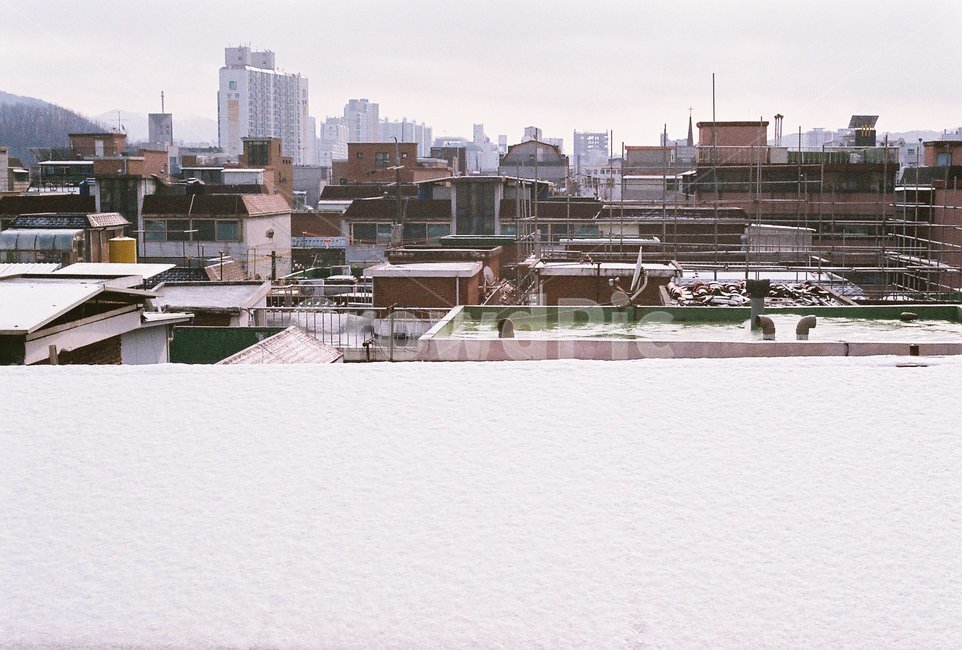 눈,지붕,건물,주택가,도시,겨울,계절,winter,season,도시,풍경,city,landscape,한국도시풍경,한국도시경관,korea cityscape