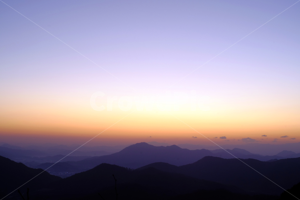일출,산,안개,구름,골짜기,하늘,해,자연,풍경,nature,landscape,색깔,색상,색채,색감,color sense,color sensitivity,feeling of color,outdoors,옥외,mountain range,산맥,mountain