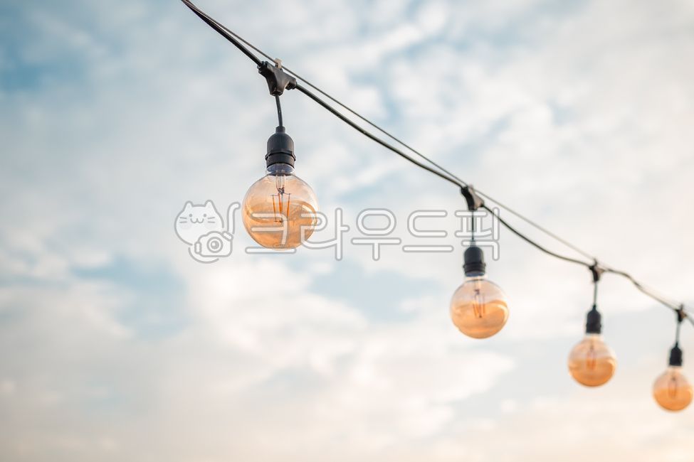 light bulb,sky,light,bulb,cloud