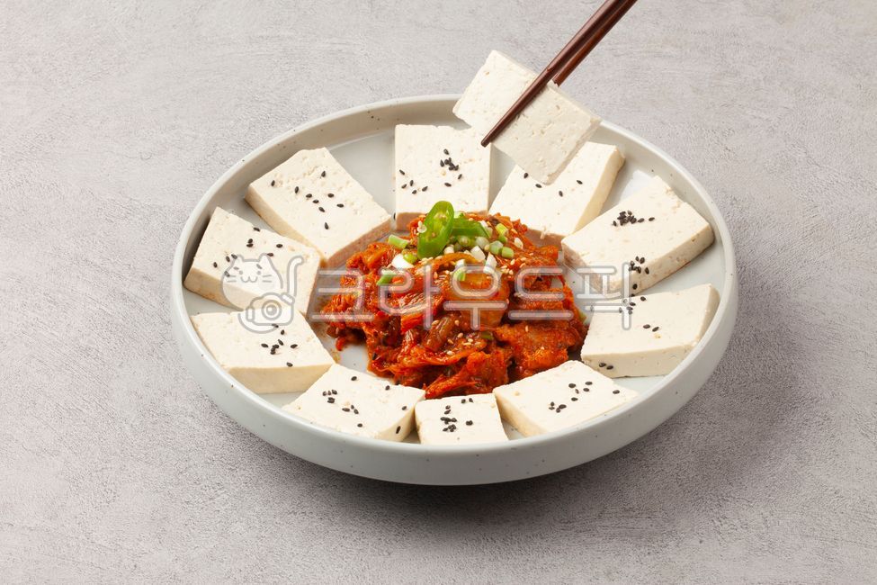 Tofu kimchi,tofu,kimchi,drinking snacks,snacks,side dishes,sesame salt,Korean food,food,Korean food,Korean culture,food,Korea,tofu dishes,tofu dishes,cooking,ingredients
