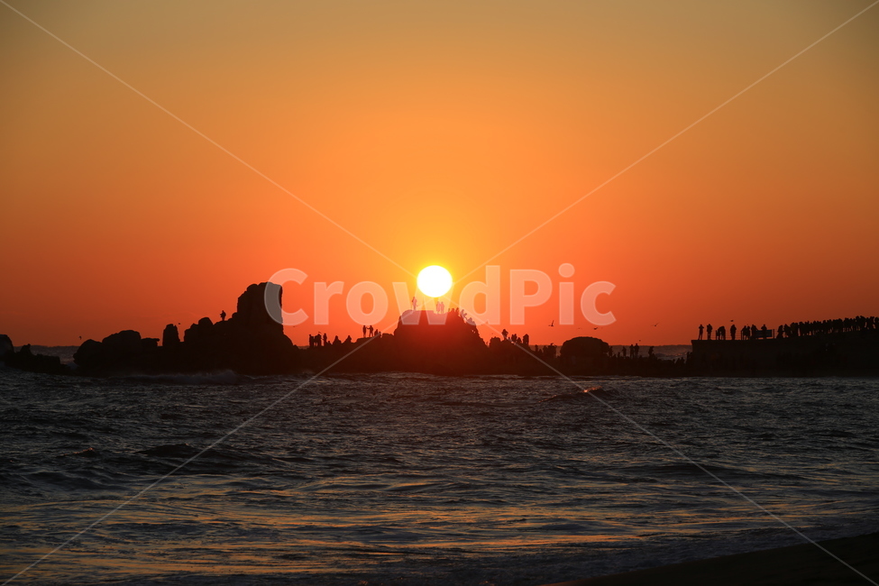 강원도,옵바위,일출,사람,자연,태양,해,동해,바다,감성,고성,sea,sunrise,자연,풍경,nature,landscape,한국자연풍경,한국자연경관,korea nature landscape,sunlight,햇빛,outdoors,옥외,sunset,일몰,dawn,새벽,sky,하늘,red sky,붉은 하늘,dusk,황혼