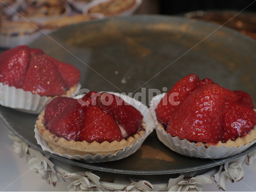 confectionery,과자,sweets,food,음식,dessert,빵,디저트,타르트,딸기,딸기타르트,카페,카페디저트