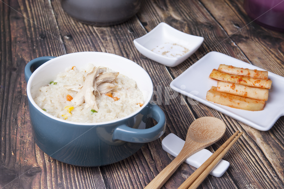 닭죽,죽,삼계죽,보양식,건강식,깍두기,한국음식,음식,야채죽,음식,식재료,요리,food,cook,meal,dishes,food reserves,한식,한국음식,한국요리,korean food,korean dishes,korean meal,korean cook