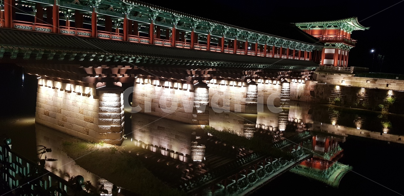 월정교,교량,단청,한국적인,야경,경주,다리,건축물,전통적인,고궁,조명,한국,목조건물,한국전통,전통가옥,장식,비치다,reflection,night,traditional,korea,bridge,structure,wooden,tradition,building,lighting,nightview,water,한국전통,한국문화,korean traditional,korean culture