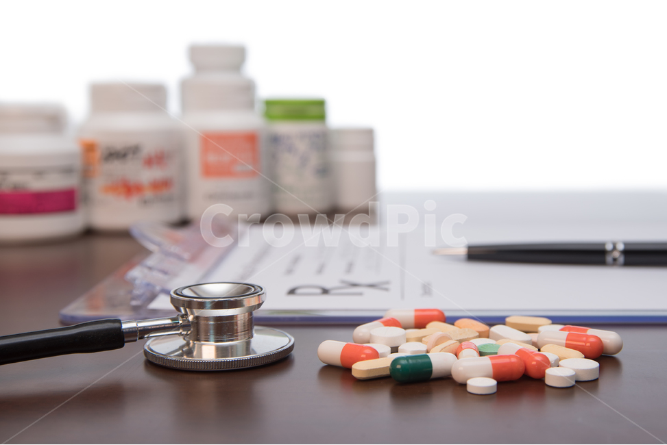 의료,과학,항생제,배경,배경이미지,백그라운드,캡슐,화학,치료,약,약품,건강,보건,의과,의학,진통제,알약,조제,처방,사이언스,중독,내과,외과,정신과,처방전,약병,청진기,컨셉,진료,진찰,클립보드,보드,약통,손,남자,남성,의사,작성,필기,수면제,의료,의학,병원,medical,hospital,clinic